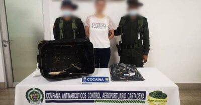 ФОТО. Испания: в аэропорту задержана курьер из Латвии с 2 кг кокаина