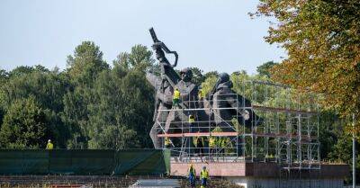 С лета в Латвии демонтировали 120 объектов, прославляющих советскую власть