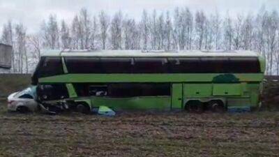 В Рязанской области столкнулись «Форд» и пассажирский автобус, погибли мужчина, женщина и ребенок
