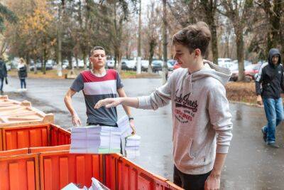 Волонтеры ТвГТУ собрали почти 1,5 тонны макулатуры на «Экомарафоне»