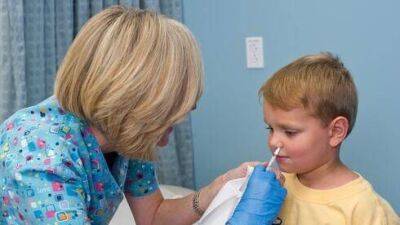 Почему именно в этом году надо привить детей от гриппа