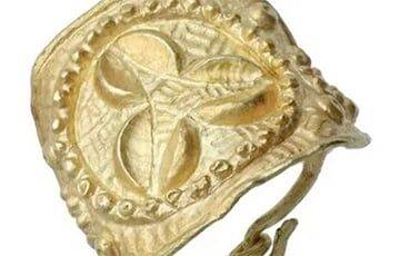 Британец выставил на торги старое кольцо — и с удивлением узнал его истинную цену