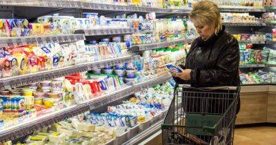 Яйца, сало и мясо в Украине продолжают дорожать: сколько сейчас стоят продукты (фото)