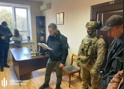 В Одесі затримали чиновників, які обклали даниною «зерновий коридор» - lenta.ua - Украина - місто Одеса