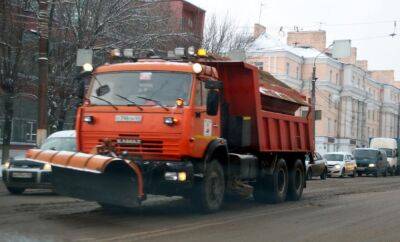 В Твери начали убирать улицы от снега