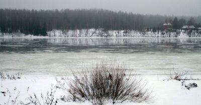 Синоптики: к выходным в Латвии начнут замерзать водоемы