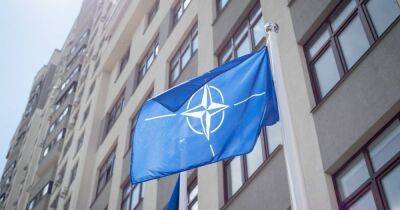 "Будет действовать осторожно": НАТО проведет заседание с консультациями для Польши, — Reuters
