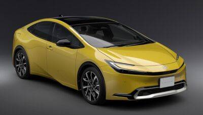 Toyota представила гибрид Prius нового поколения