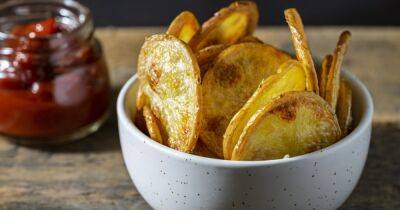 Картофельные чипсы в духовке: пошаговый рецепт