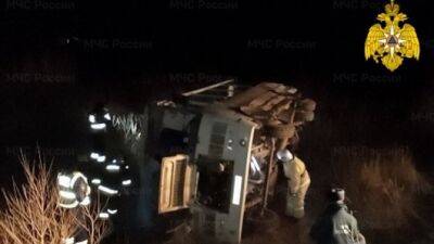 Автобус с рабочими опрокинулся в Нижегородской области, пострадали 11 человек