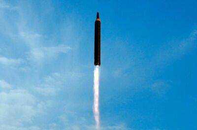 Северная Корея снова запустила баллистическую ракету в сторону Восточного моря – СМИ