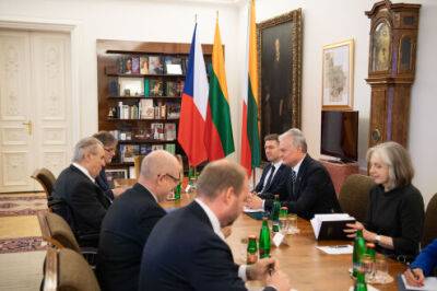 Науседа призвал чешского коллегу усилить давление на Россию