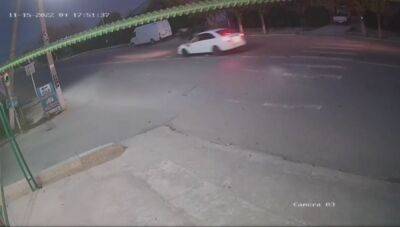 В Навои две женщины попали под колеса машины на нерегулируемом пешеходном переходе. Видео
