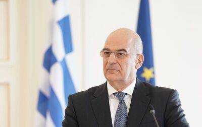 Глава МЗС Греції після прибуття до Лівану відмовився виходити з літака: що сталося