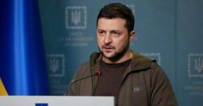 Набрала свыше 25 тысяч: Зеленский отреагировал на петицию о запрете "Страна.ua"