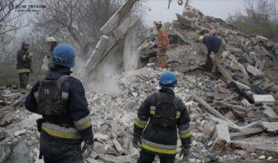 У Запорізькій області з-під завалів зруйнованого російською ракетою будинку вилучили тіла 6 загиблих