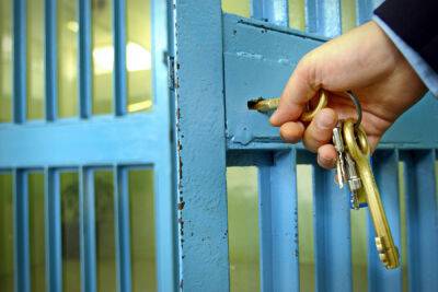 Житель Хайфы приговорен к 15 годам тюрьмы за изнасилование слепой старушки