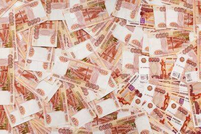 46% россиян согласны с тем, что не в деньгах счастье, 39% - не согласны