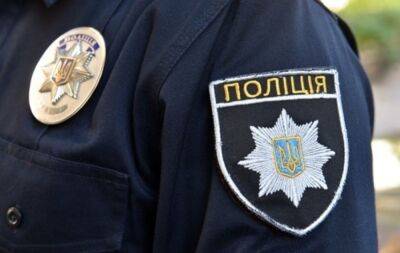 Холодное оружие отобрали полицейские у мужчин под Харьковом при проверке авто