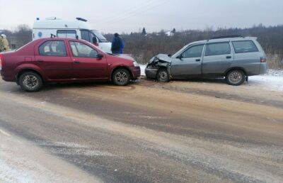 В ДТП в Нелидово пострадали пассажиры обоих машин