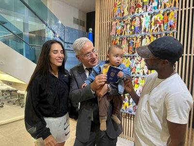 Впервые израильский паспорт выдан ребенку, родившемуся в ОАЭ