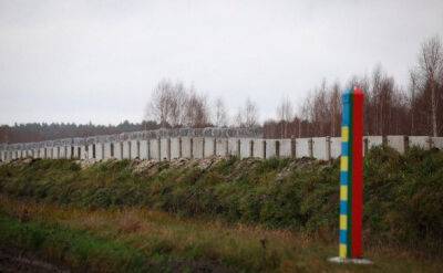 Украина начала возведение бетонного забора на границе с Белоруссией