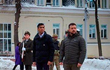 Зеленский и Сунак прогулялись по Киеву и посмотрели на уничтоженную технику РФ