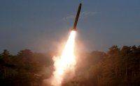 КНДР запустила 10 ракет: вперше одна з них упала біля кордону з Південною Кореєю