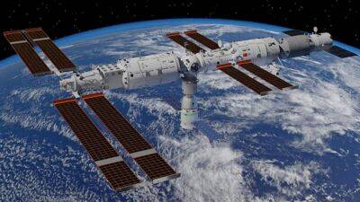 Все готово к работе: Китай пристыковал последний модуль к своей космической станции "Тяньгун"