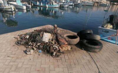 В Помосе со дна моря извлечено 1,5 тонны мусора