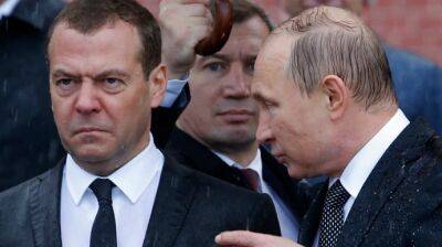 "Предатели": Медведев допустил возвращение смертной казни для россиян