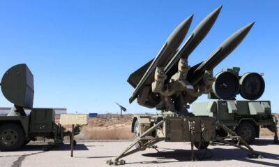 Іспанія передає Україні батарею ЗРК, чотири системи ППО Hawk, гармати та снаряди