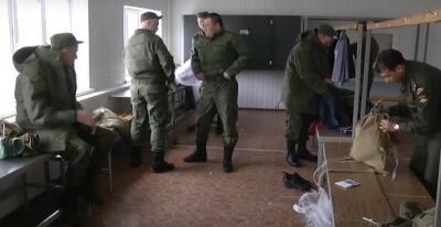 "Воняет мочой и на улице -25": российские "мобики" жалуются на скотские условия на военном полигоне
