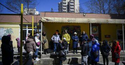 Нехватка средств: в Болгарии перестали бесплатно кормить украинских беженцев