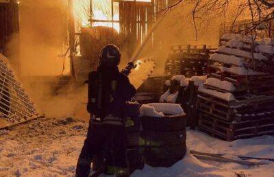 Два человека погибли при пожаре на Комсомольской площади Москвы
