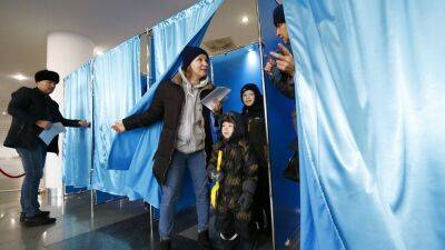 Казахстан: на досрочных президентских выборах побеждает действующий глава государства Токаев