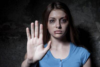 Насилие в семье: сколько жалоб поступило от женщин и мужчин?