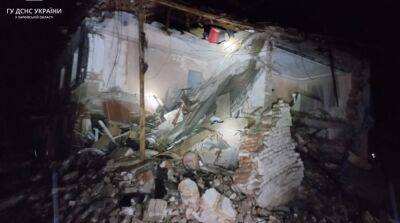 Ракетный удар по Харьковской области: под завалами дома нашли тело женщины
