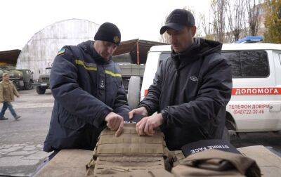 Рятувальники Херсону отримали бронежилети в рамках ініціативи Ахметова - rbc.ua - Україна - місто Херсон