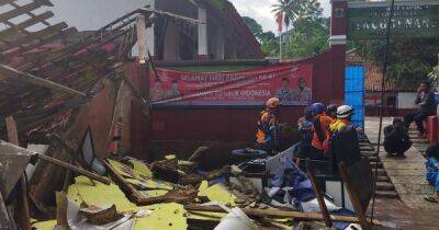 В Индонезии произошло мощное землетрясение: погибли почти 60 человек (фото)