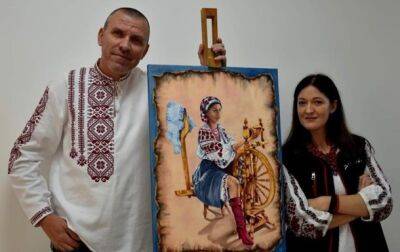 Слепой художник с Донбасса пишет картины в поддержку ВСУ