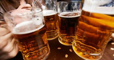 Катар внезапно объявил о запрете пива на чемпионате мира: Budweiser пообещал нераспроданное стране-победителю