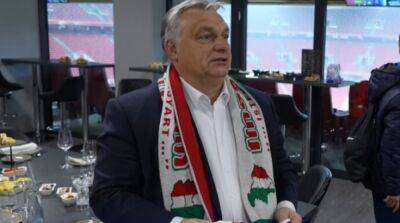 Орбан надел шарф с изображением части Украины в составе Венгрии: МИД будет разговаривать с послом
