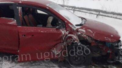 На загородной трассе в Югре столкнулись две иномарки, пострадали 4 человека - usedcars.ru - Югра - район Сургутский