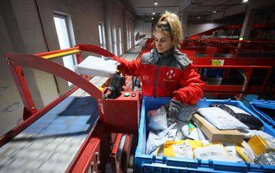 "Нова пошта" через обстріли призупинила роботу в Херсоні: що з посилками
