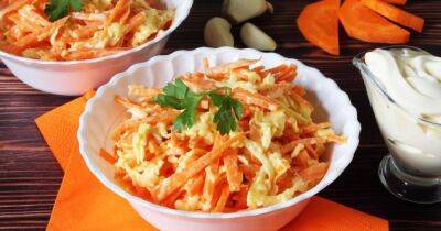 Простой рецепт салата из моркови, сыра и чеснока