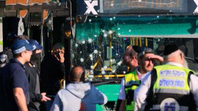 Двойной теракт: 1 погиб, 14 ранены при взрывах на автобусных остановках в Иерусалиме