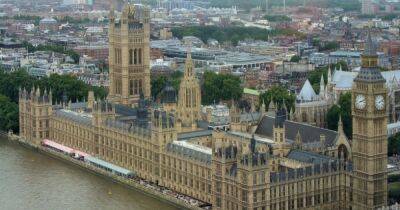 Ровесница короля Эдуарда I. В Лондоне под зданием парламента нашли 700-летнюю "стену реки Темзы"