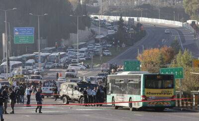 Теракты в Иерусалиме: палестинцы взорвали две бомбы на автобусных остановках
