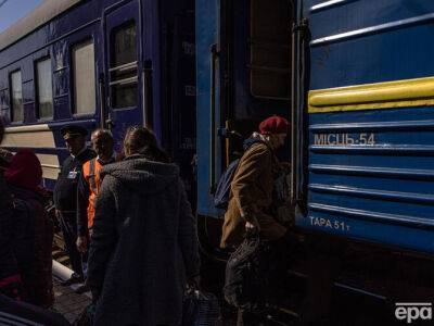 Ряд поездов идут с задержками после обстрелов энергоинфраструктуры – "Укрзалізниця"